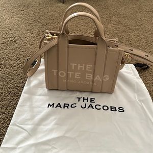 The small Marc Jacobs tote bag color bone